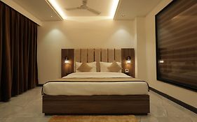 Snj Taj Grand